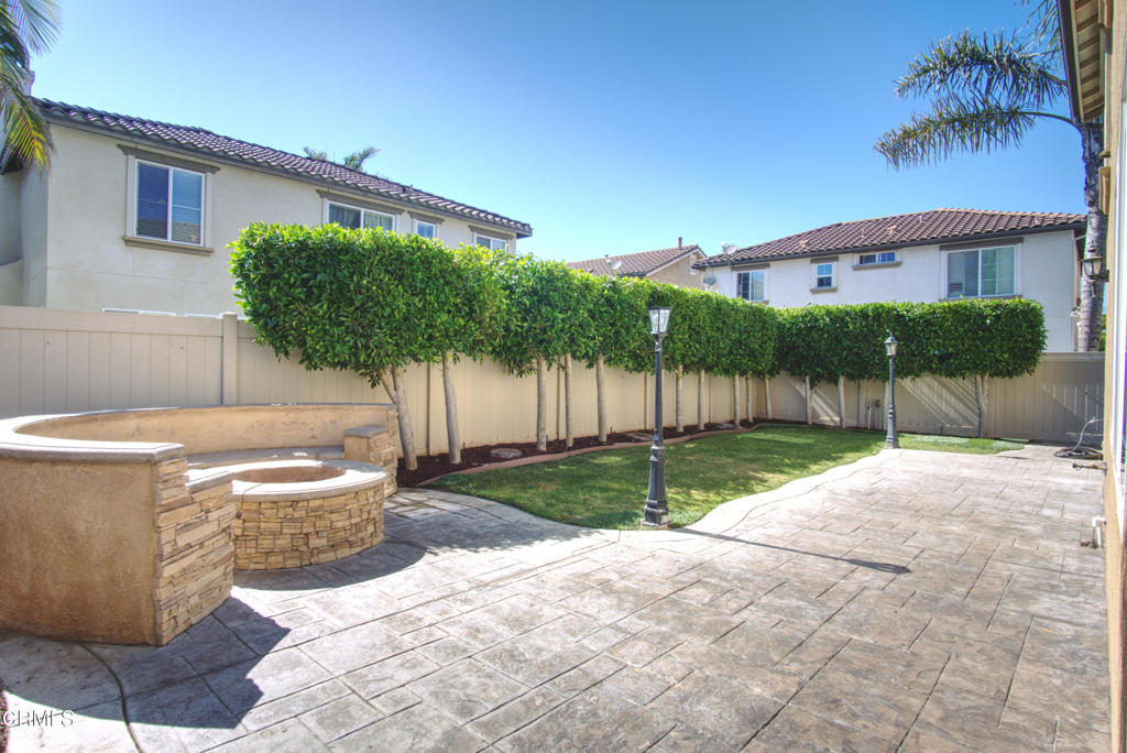 615 Halifax Lane Oxnard, CA 93035 - Photo 15 of 35 a view of a back yard of the house