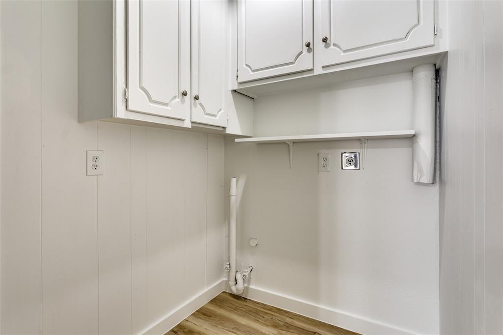 5844 Sandhurst Lane, Unit D Dallas, TX 75206 - Photo 21 of 31 a view of room