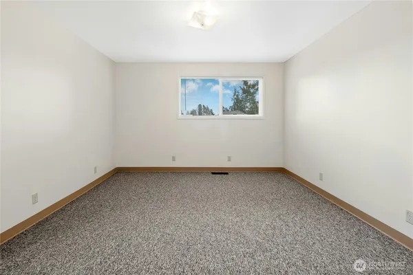 $2,995 | 9052 12th Avenue Northwest, Seattle, WA 98117