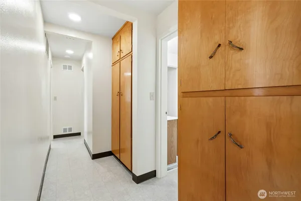 $2,995 | 9052 12th Avenue Northwest, Seattle, WA 98117
