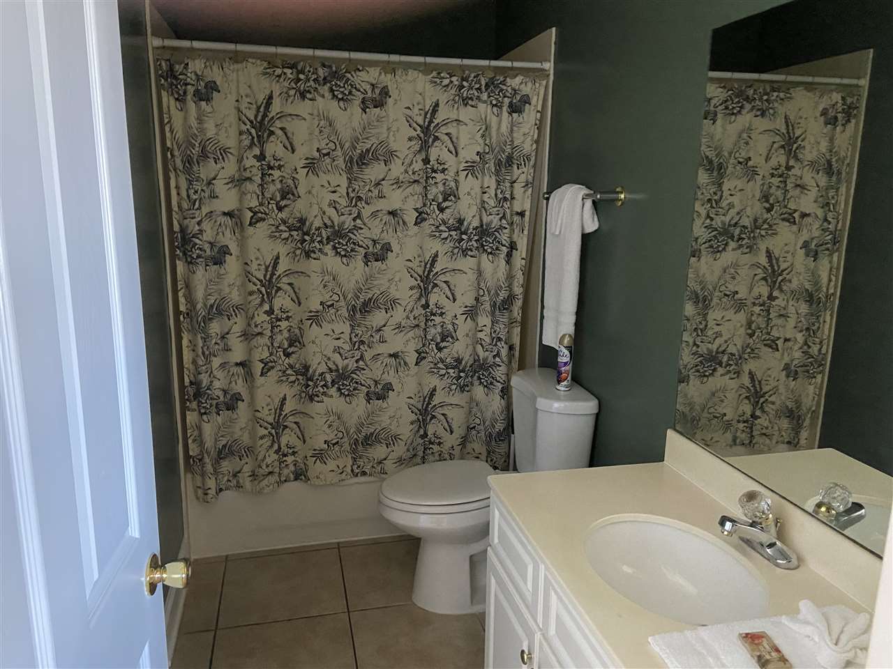 809 West Beach Boulevard, Unit 406 Gulf Shores, AL 36542 - Photo 11 of 19 Bath