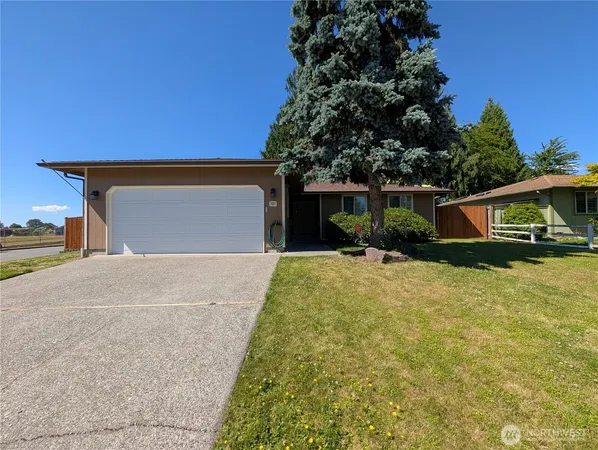 $3,100 | 101 Paradise Parkway, Granite Falls, WA 98252