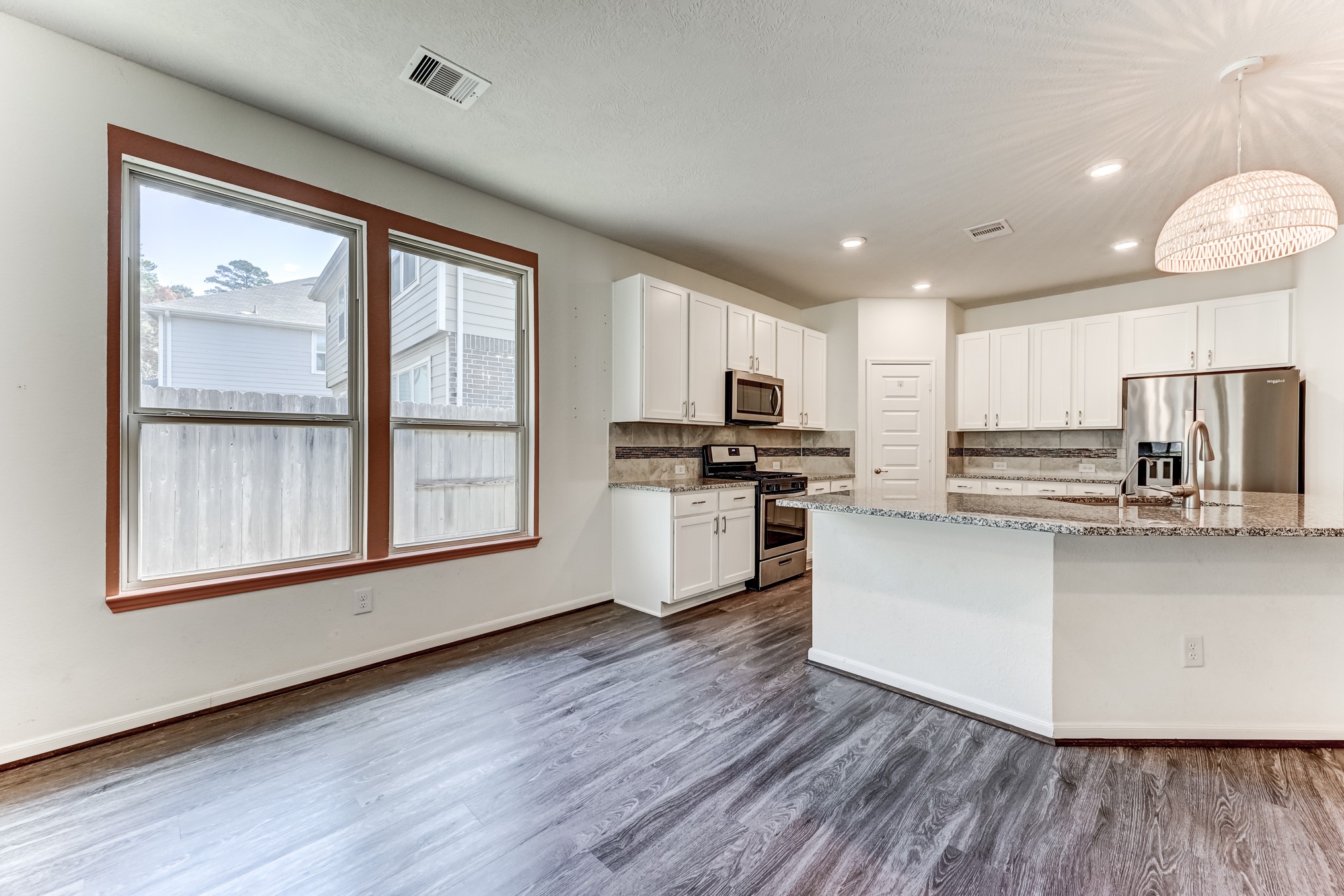 2103 Parnevik Place Conroe, TX 77304 - Photo 21 of 48