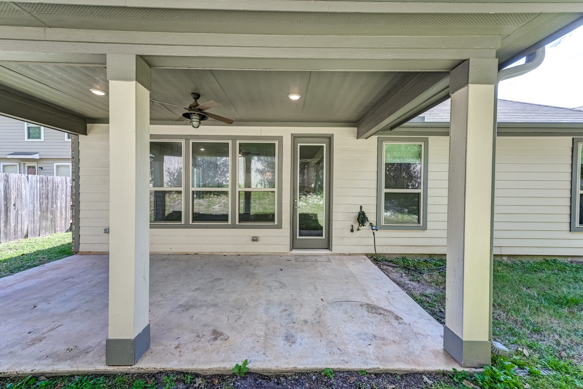 2103 Parnevik Place Conroe, TX 77304 - Photo 44 of 48