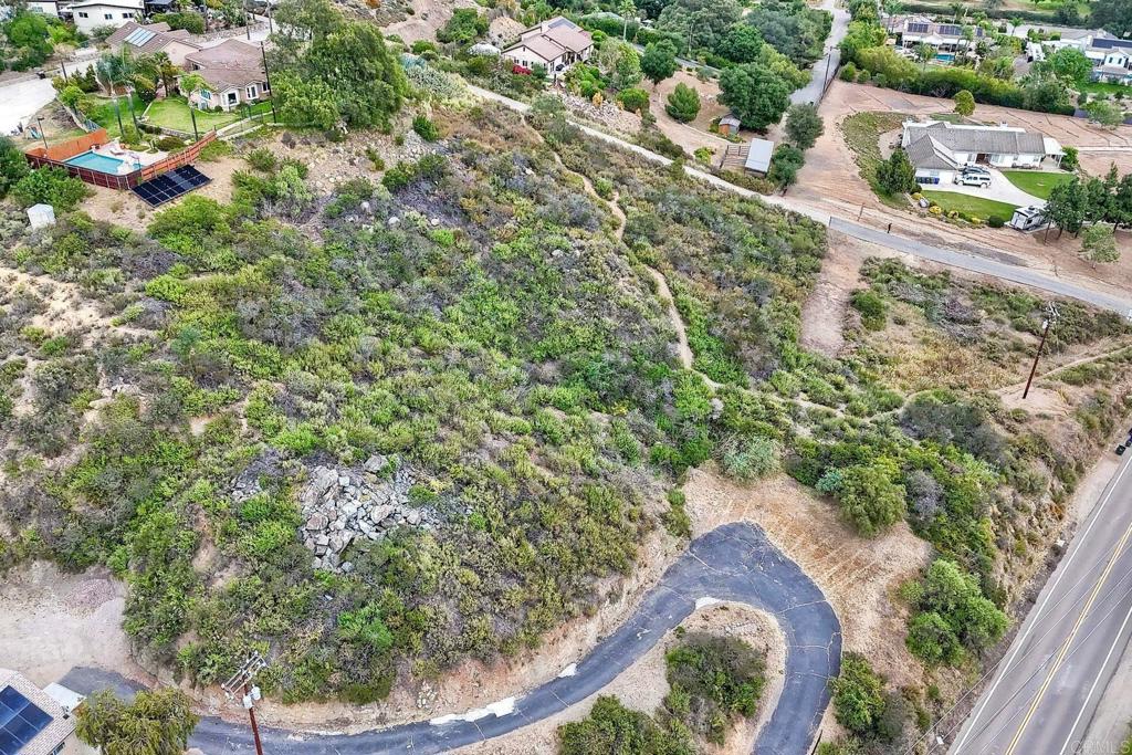 25183 Jesmond Dene Road Escondido, CA 92026 - Photo 12 of 15