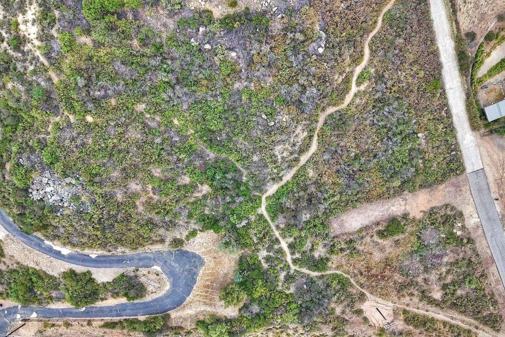 25183 Jesmond Dene Road Escondido, CA 92026 - Photo 5 of 15