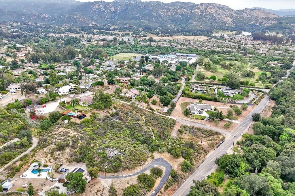 25183 Jesmond Dene Road Escondido, CA 92026 - Photo 10 of 15