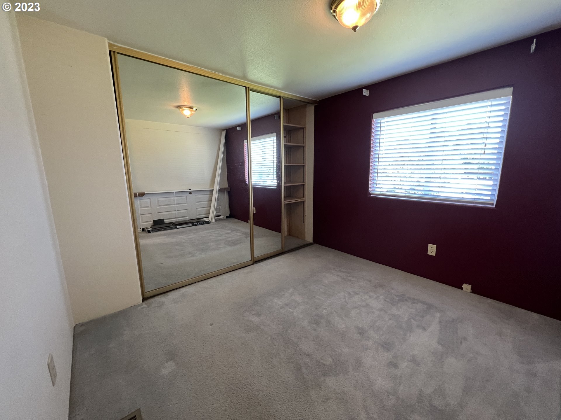 80204 South Edwards Road Hermiston, OR 97838 - Photo 25 of 27 a view of an empty room with a window