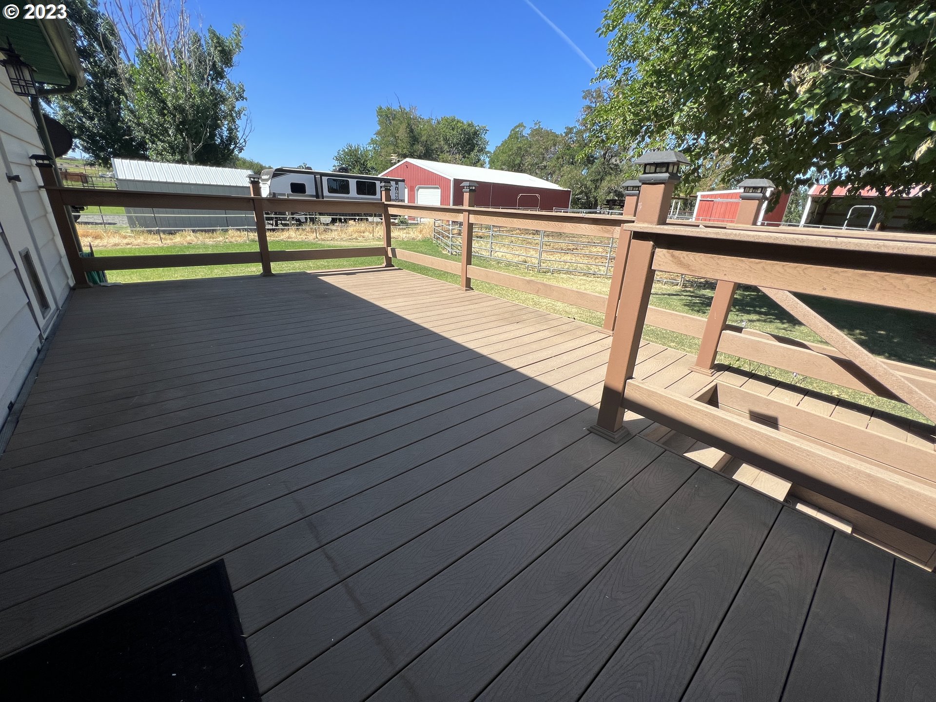80204 South Edwards Road Hermiston, OR 97838 - Photo 4 of 27 a view of outdoor space with seating