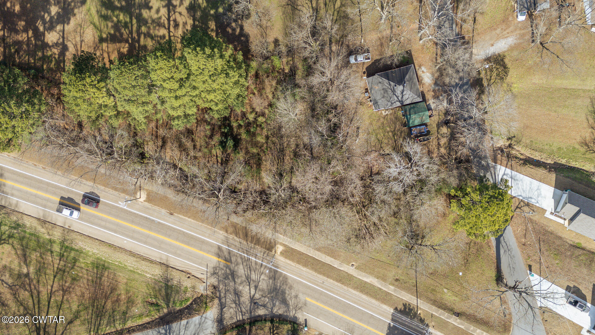 3036 North Main Street Milan, TN 38358 - Photo 4 of 10 a view of a bathtub