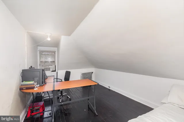 a view of livingroom with furniture