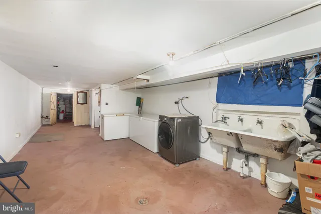 a view of a storage & utility room