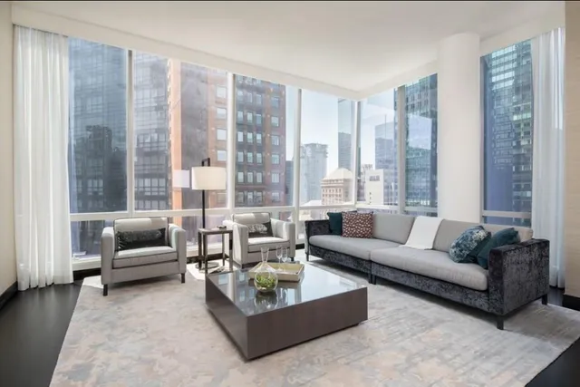 $3,860,000 | 157 West 57th Street, Unit 33E | Midtown Central