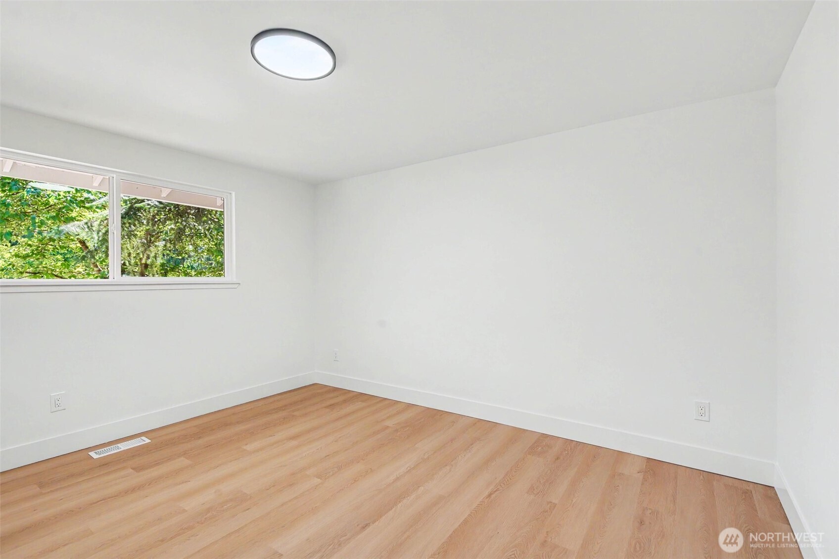 19414 1st Avenue Southeast Bothell, WA 98012 - Photo 18 of 39