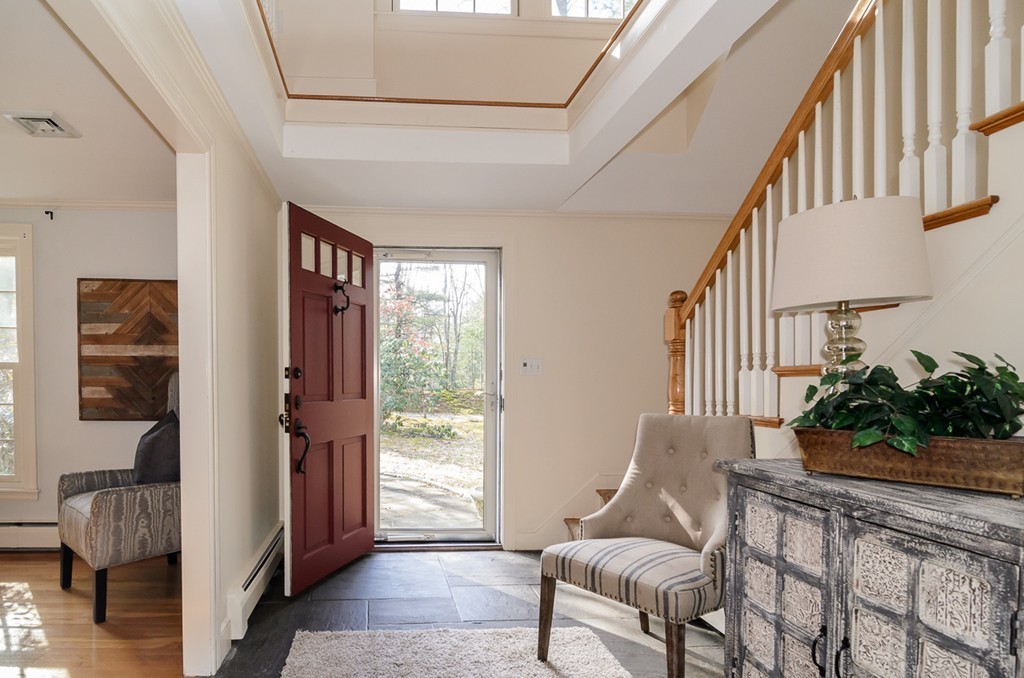 31 Beech Road Weston, MA 02493 - Photo 3 of 28 Gallery Image 3