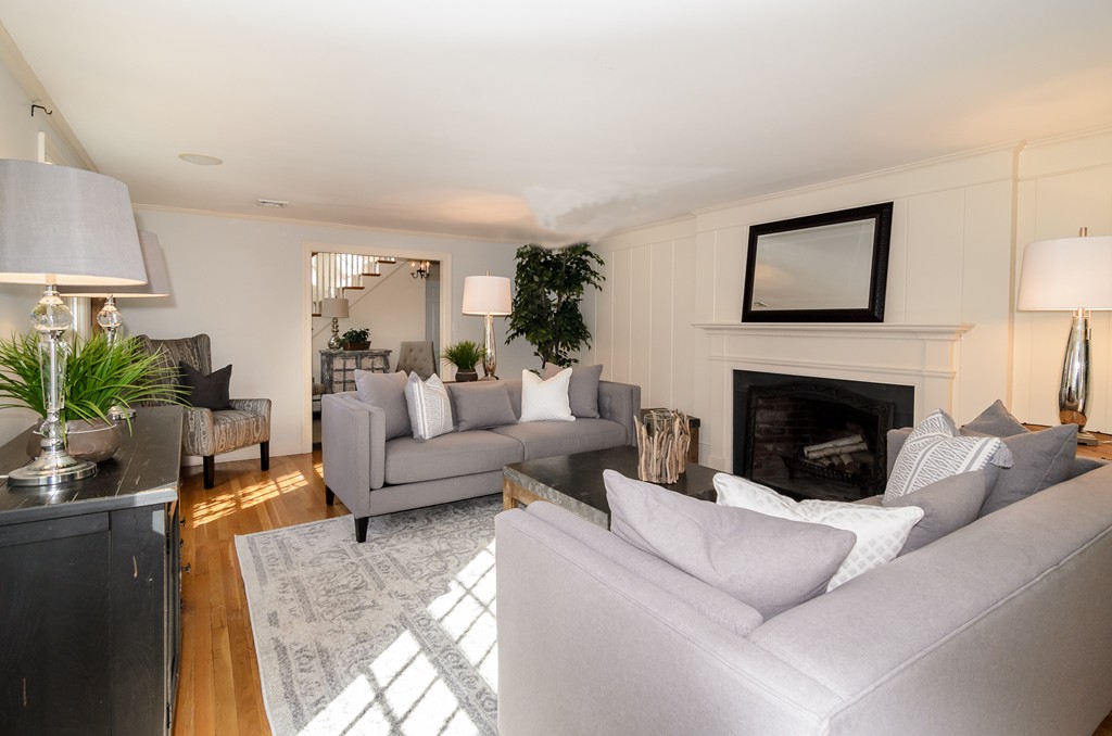 31 Beech Road Weston, MA 02493 - Photo 4 of 28 Gallery Image 4