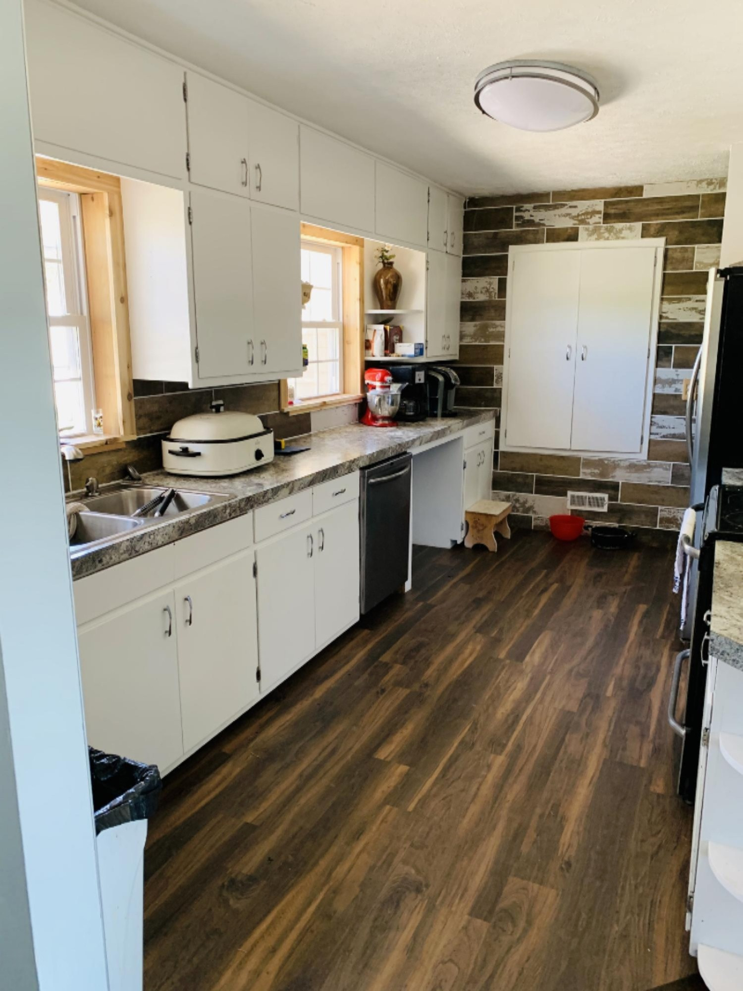 8208 East 14 Mile Road Paris, MI 49338 - Photo 4 of 34 kitchen1