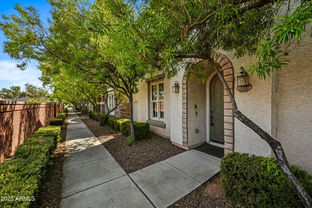 $2,400 | 839 South Adam Way, Gilbert, AZ 85296