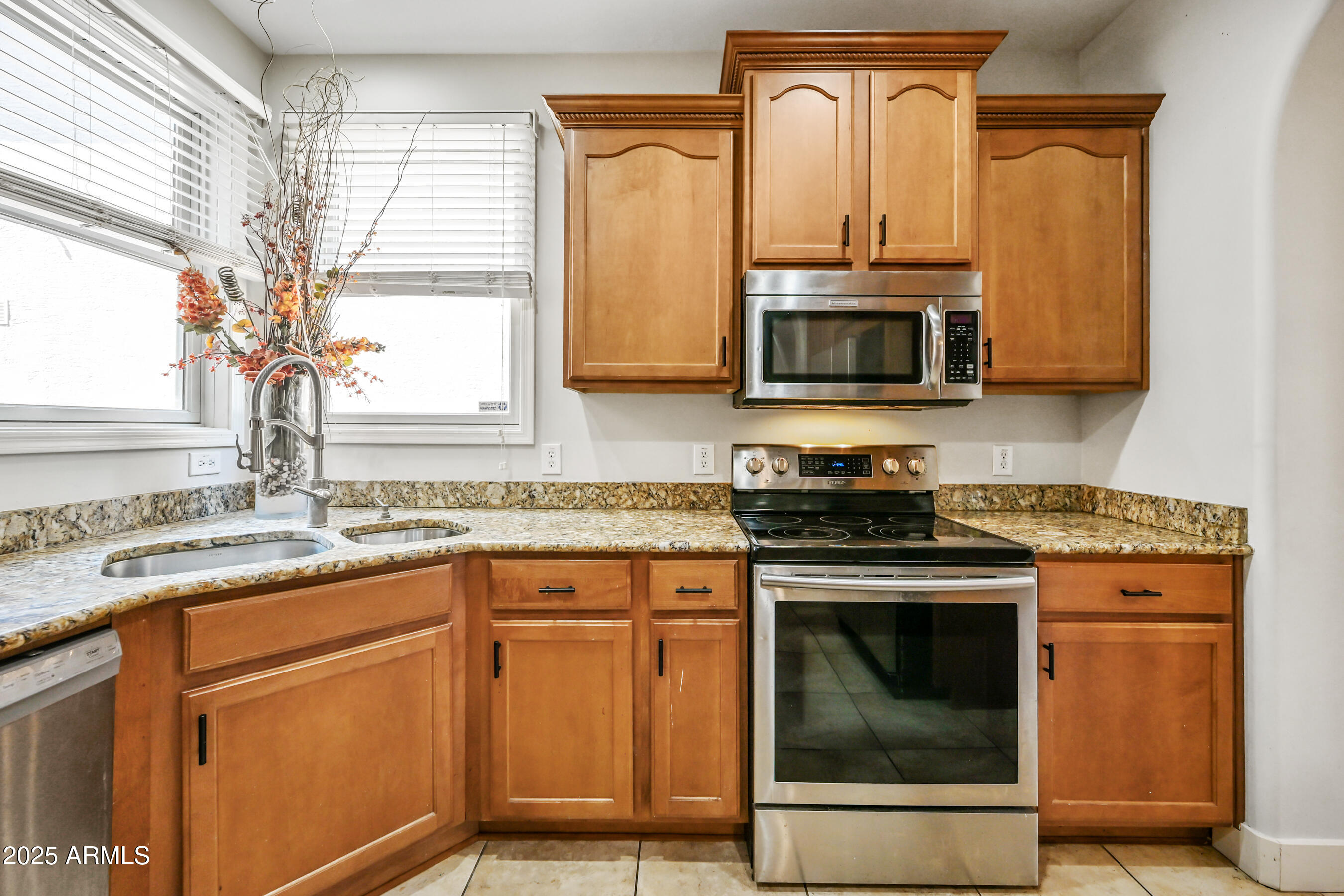 839 South Adam Way Gilbert, AZ 85296 - Photo 13 of 34 11-839SAW-ocupix