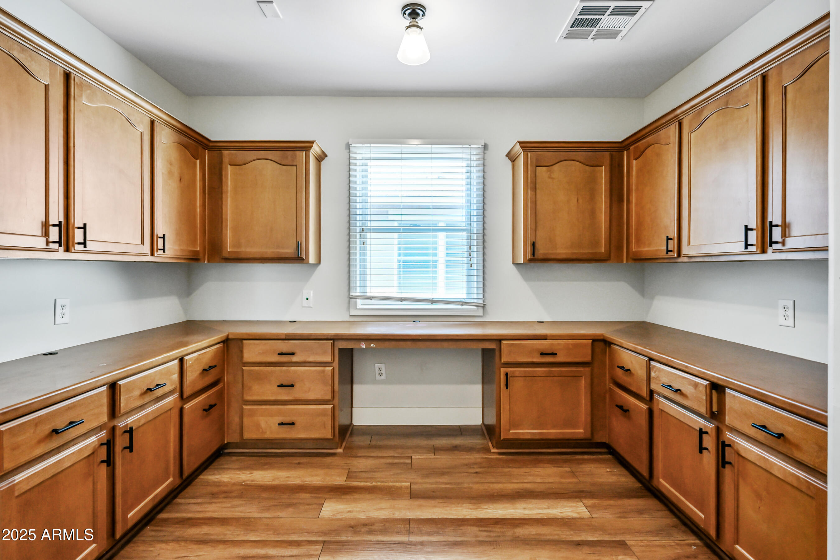 839 South Adam Way Gilbert, AZ 85296 - Photo 25 of 34 24-839SAW-ocupix