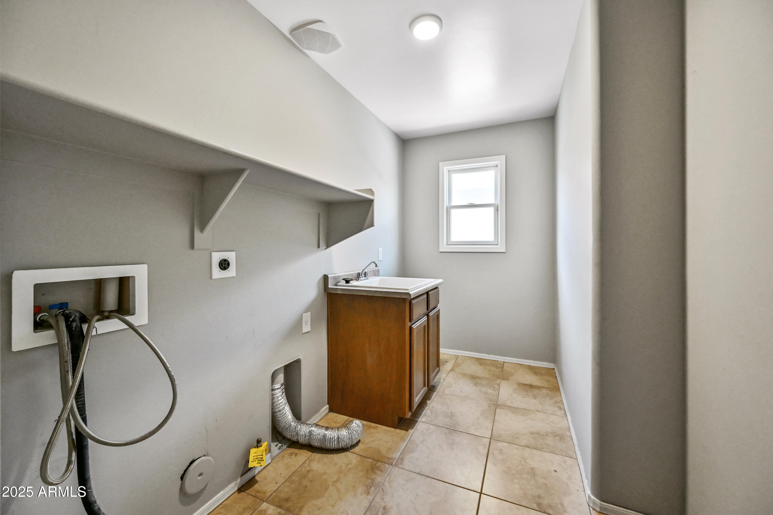 839 South Adam Way Gilbert, AZ 85296 - Photo 30 of 34 29-839SAW-ocupix