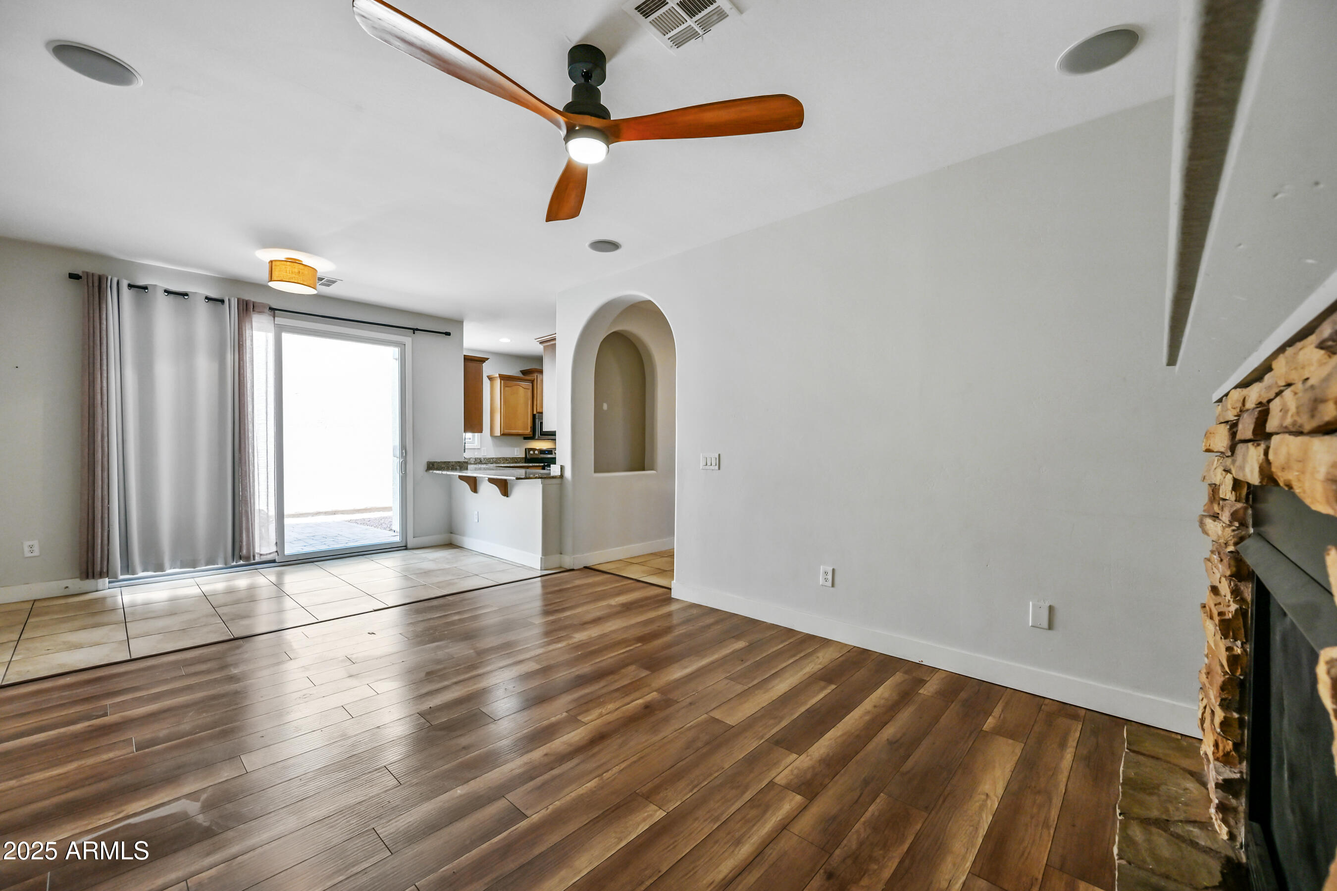 839 South Adam Way Gilbert, AZ 85296 - Photo 9 of 34 7-839SAW-ocupix