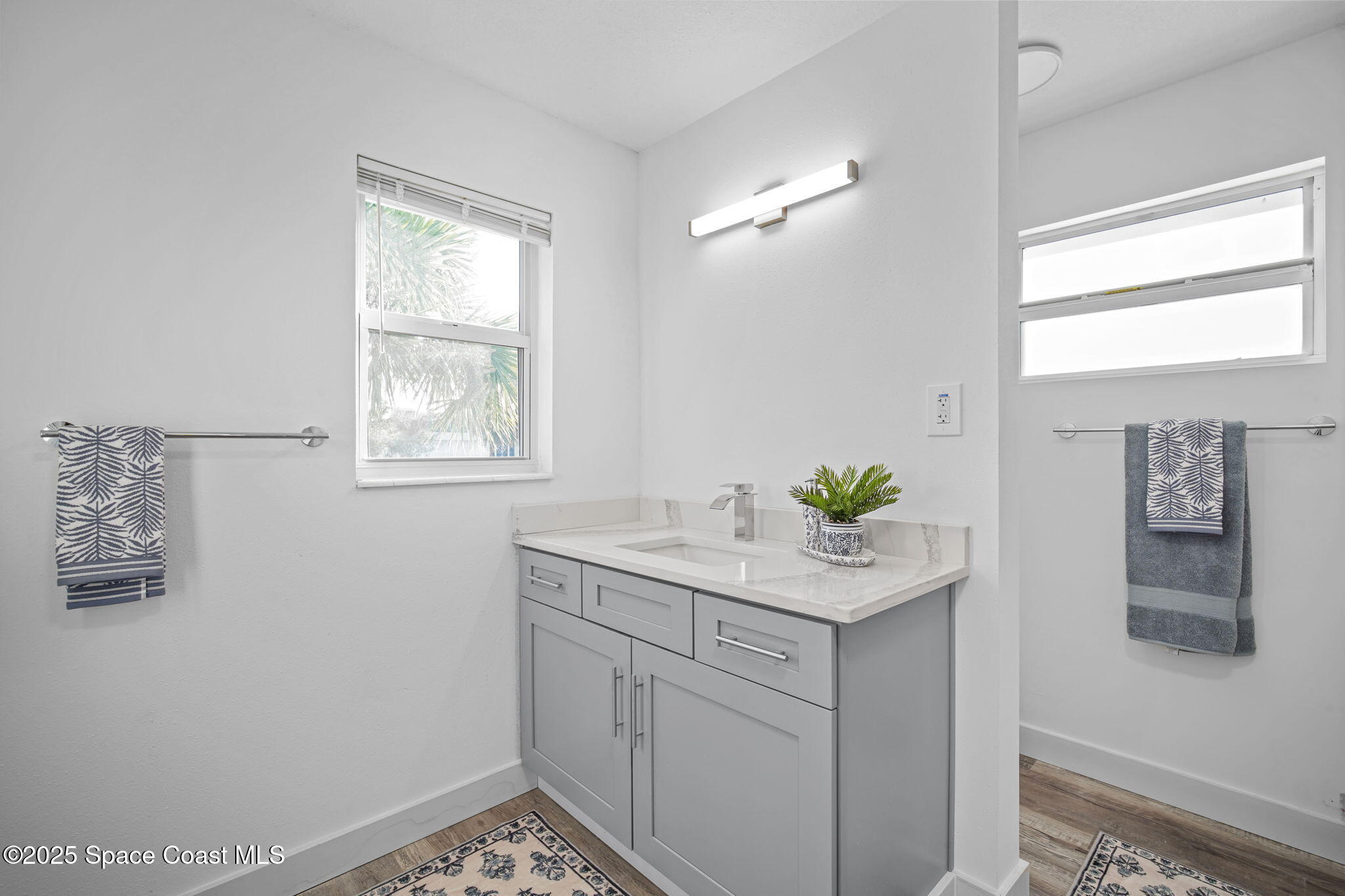 1390 Island Drive Merritt Island, FL 32952 - Photo 22 of 48 29-web-or-mls-ISLAND_PRIMARYBATH3