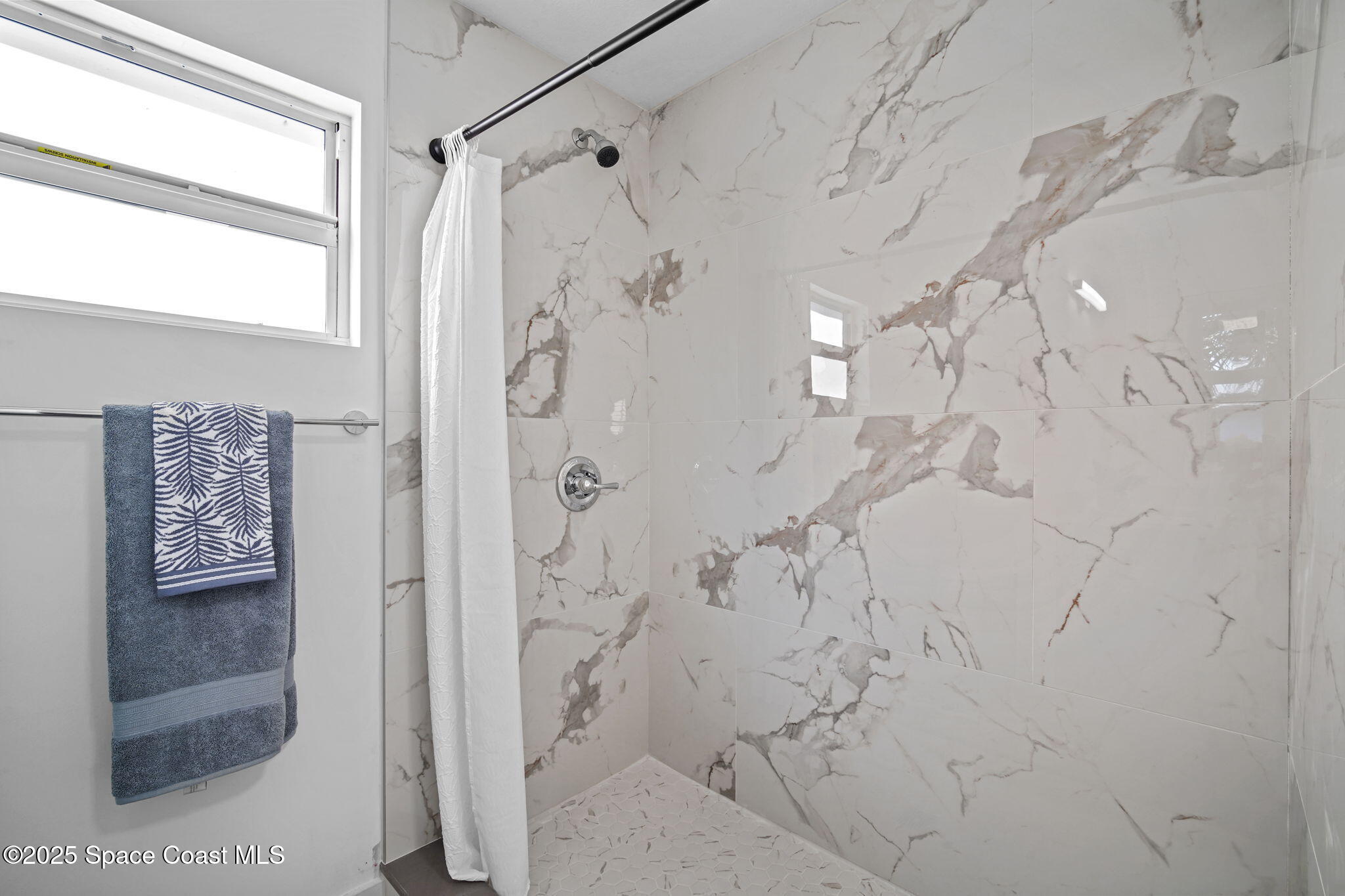 1390 Island Drive Merritt Island, FL 32952 - Photo 23 of 48 30-web-or-mls-ISLAND_PRIMARYBATH6