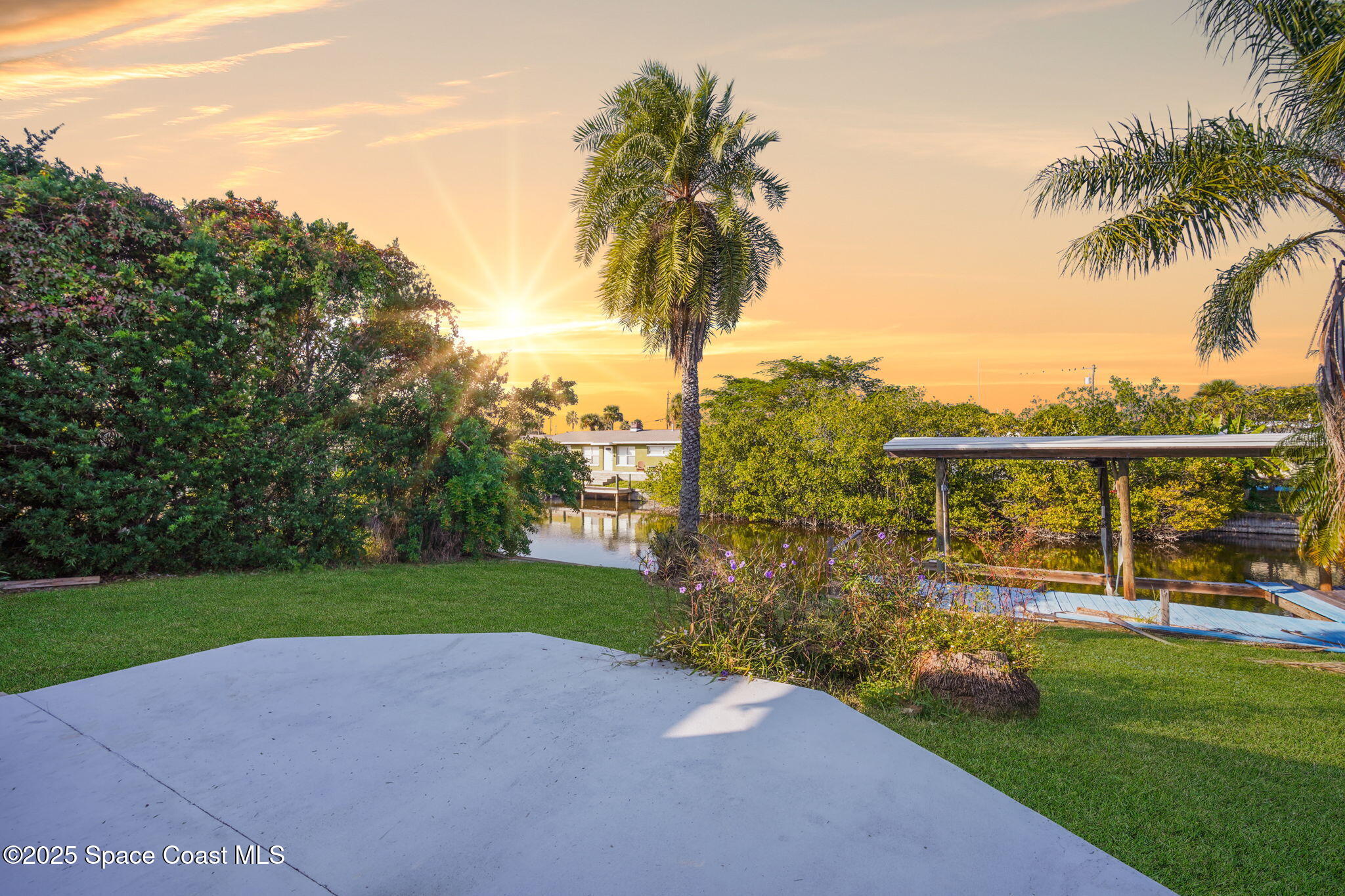 1390 Island Drive Merritt Island, FL 32952 - Photo 32 of 48 40-web-or-mls-ISLAND_BACK12