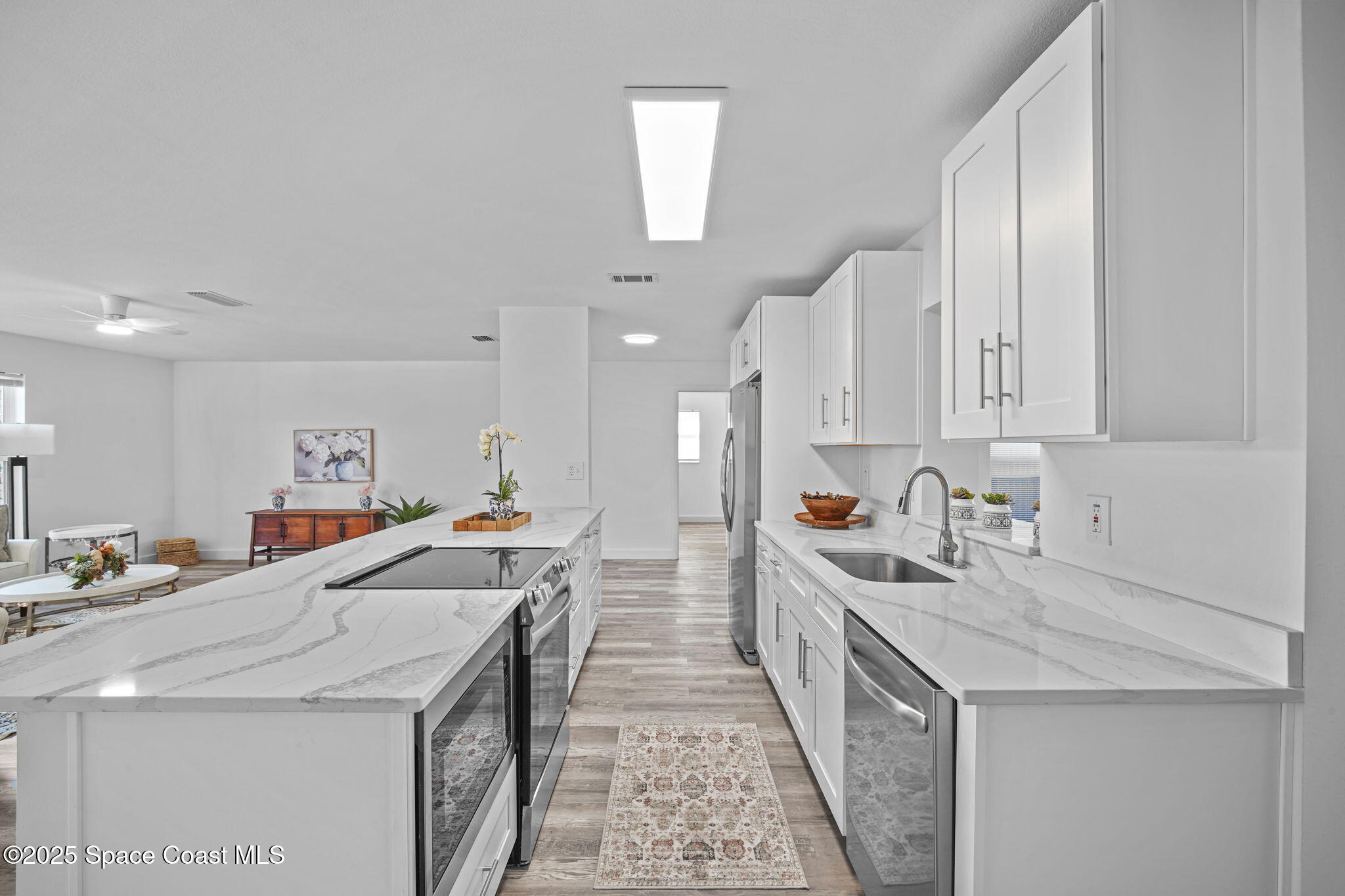 1390 Island Drive Merritt Island, FL 32952 - Photo 10 of 48 14-web-or-mls-ISLAND_KITCHEN9