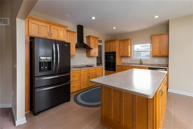 $610,000 | 21648 West Limestone Rdg Street, Paola, KS 66071