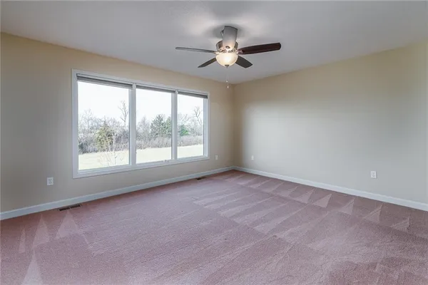 $610,000 | 21648 West Limestone Rdg Street, Paola, KS 66071