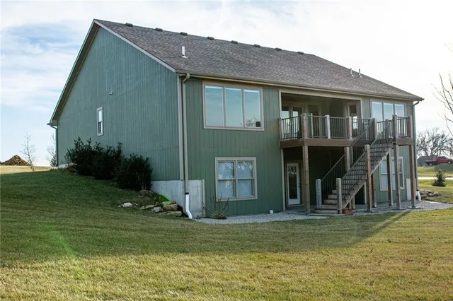 $610,000 | 21648 West Limestone Rdg Street, Paola, KS 66071