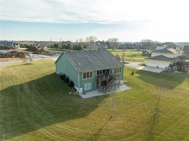 $610,000 | 21648 West Limestone Rdg Street, Paola, KS 66071