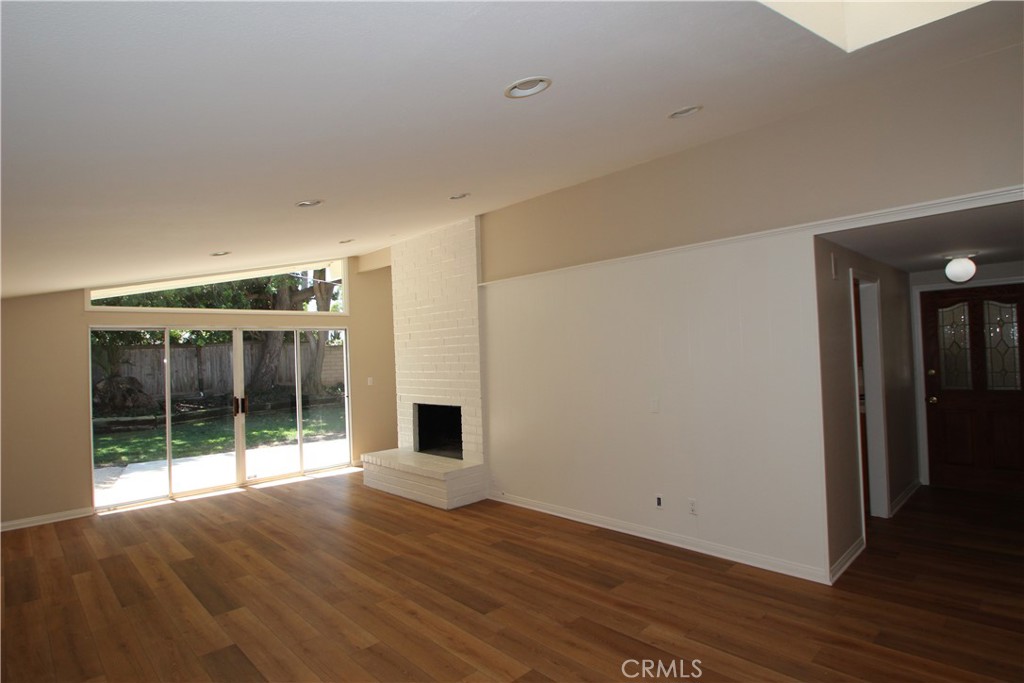 263 Hanover Drive Costa Mesa, CA 92626 - Photo 9 of 16 Gallery Image 9