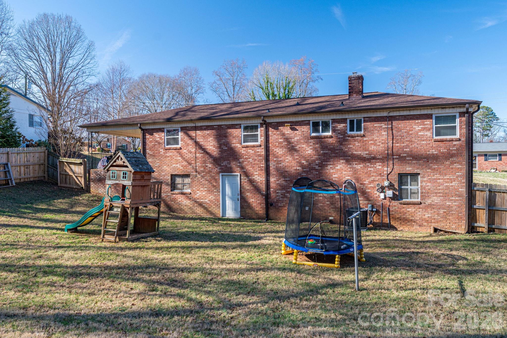 1966 13th Street Northeast Hickory, NC 28601 - Photo 37 of 40