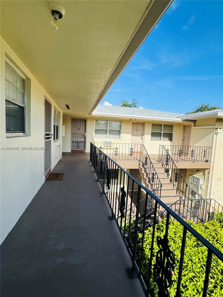 1755 Northeast 116th Road, Unit 17 North Miami, FL 33181 - Photo 9 of 19