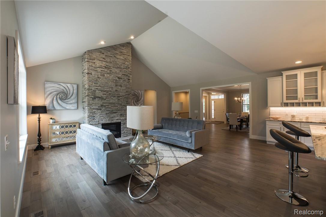 24650 Taft Road Novi, MI 48375 - Photo 4 of 30 fam rm.jpg