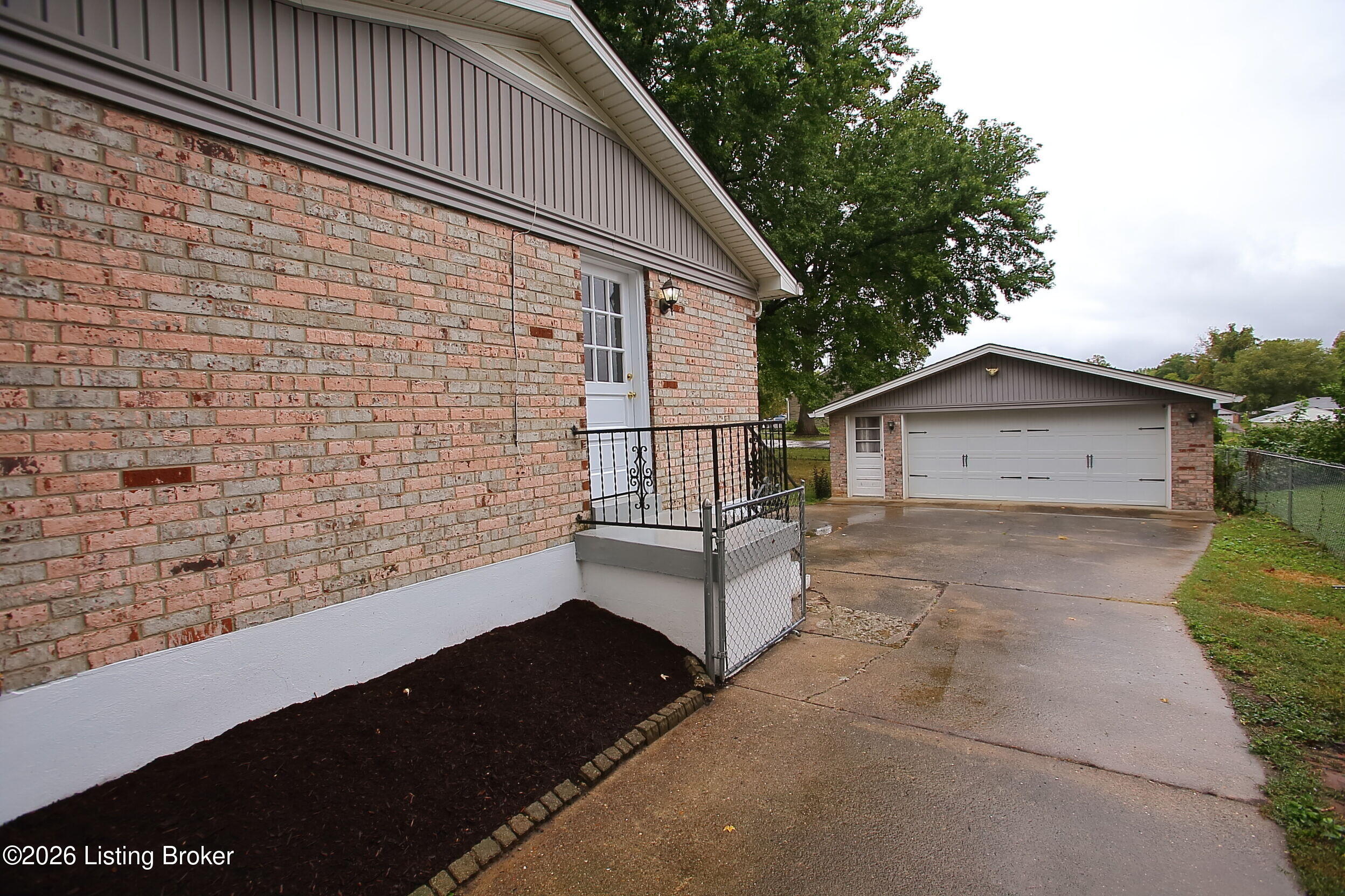 3509 Locklee Road Louisville, KY 40214 - Photo 43 of 53 Side Entrance