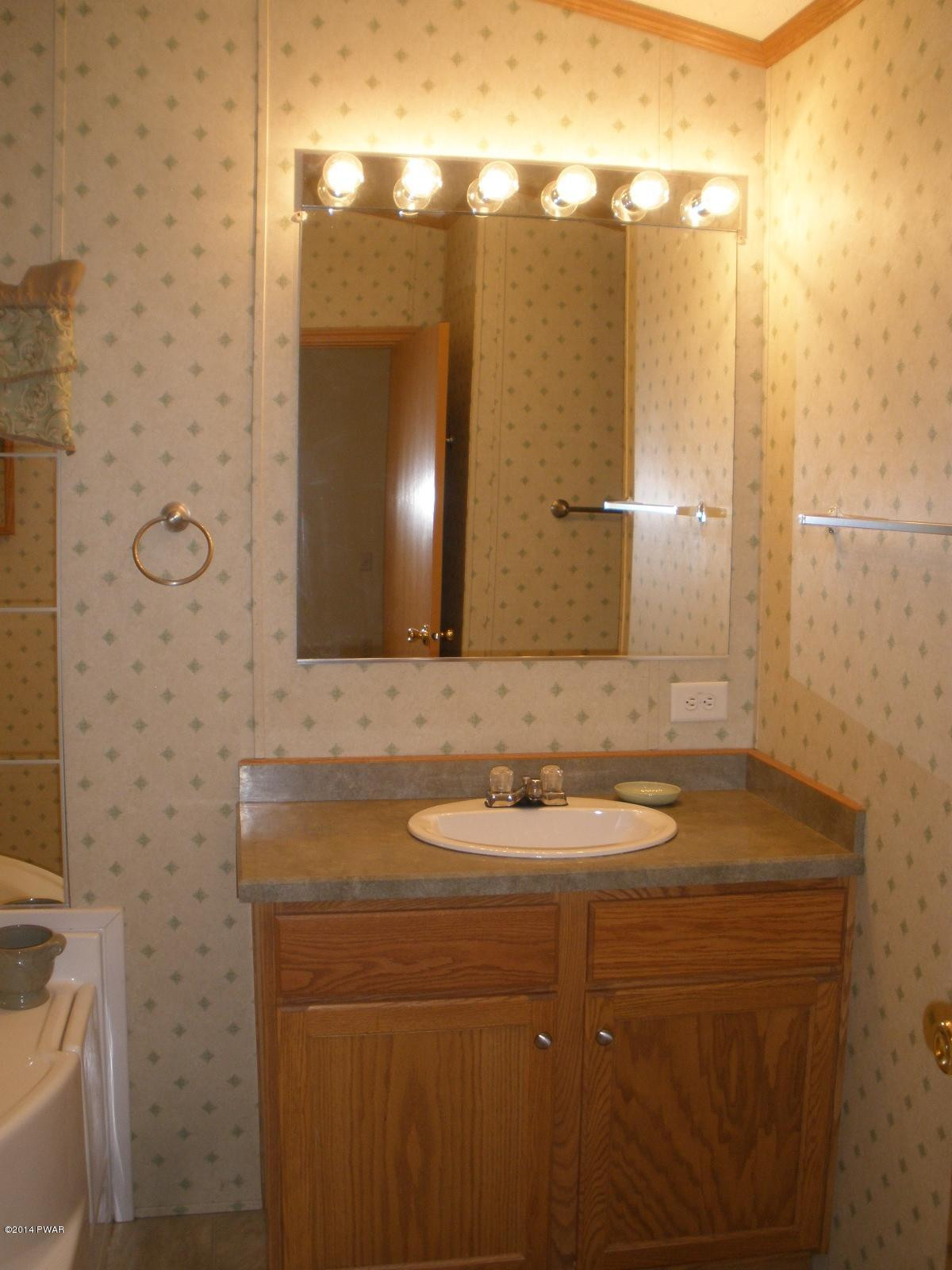 8 Warrings Road Honesdale, PA 18431 - Photo 10 of 18
