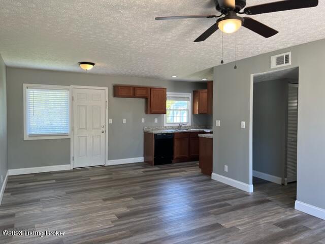 161 Meadowood Road Louisville, KY 40229 - Photo 8 of 30 IMG_4373