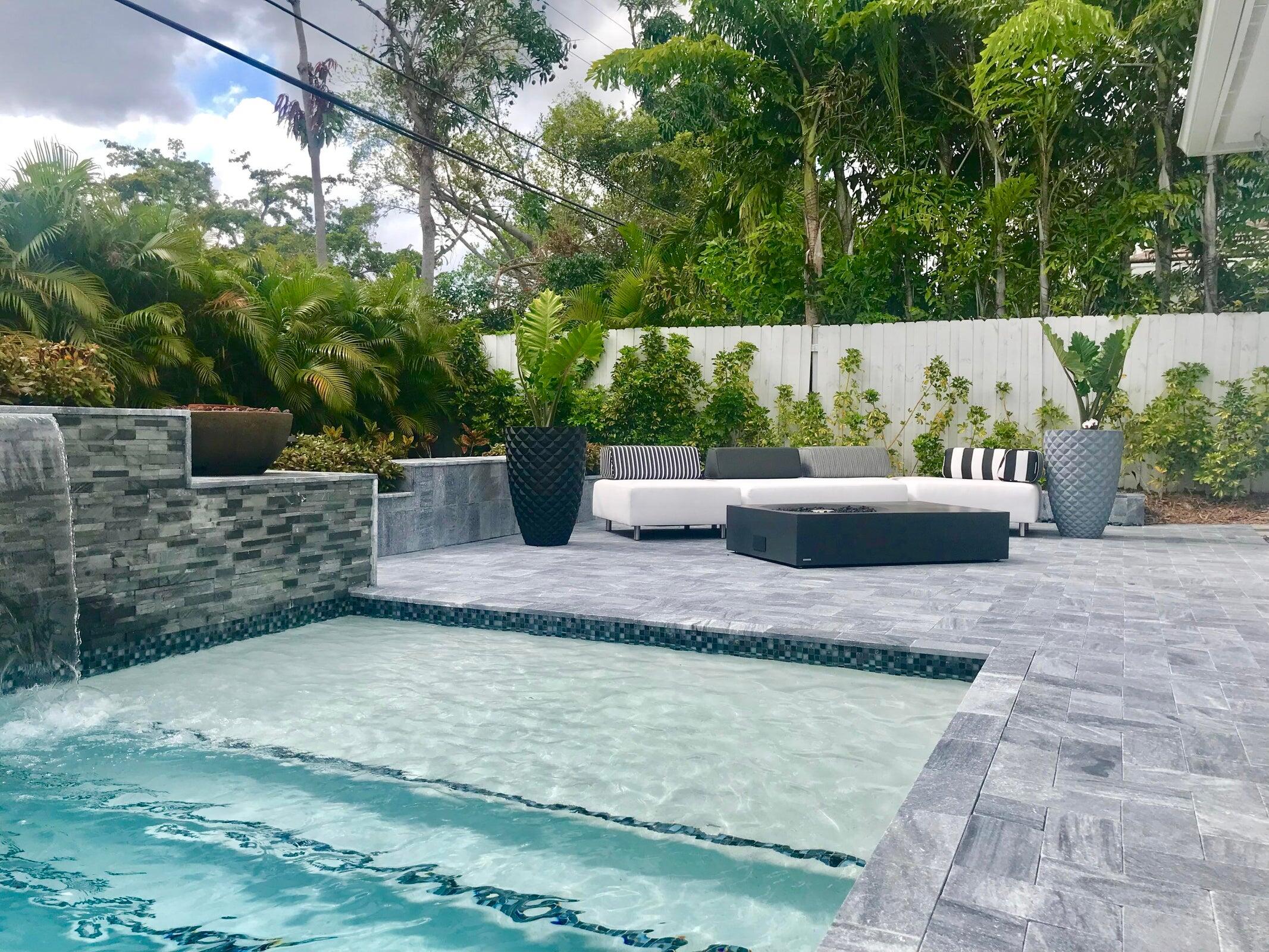 951 Northeast 2nd Terrace Boca Raton, FL 33432 - Photo 14 of 27 pool