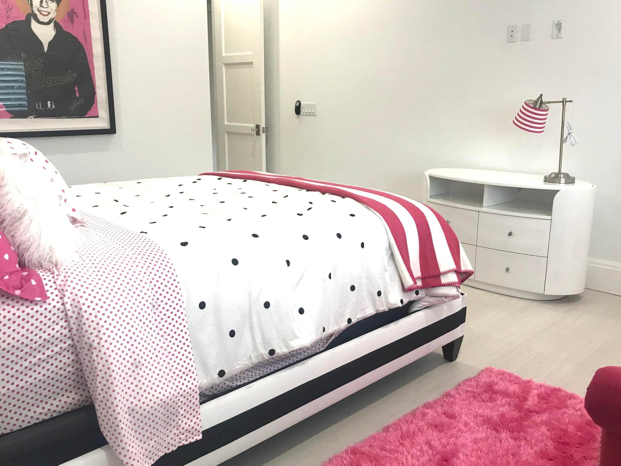 951 Northeast 2nd Terrace Boca Raton, FL 33432 - Photo 18 of 27 guest bedroom