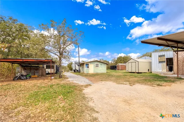 $589,000 | 771 Hillje Road, Kingsbury, TX 78638