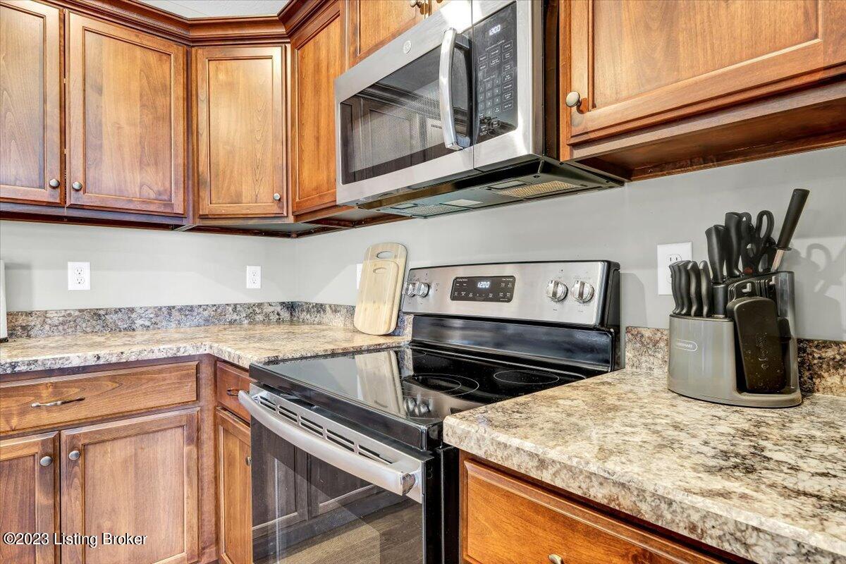 105 Ruth Lane Bardstown, KY 40004 - Photo 14 of 32 Kitchen