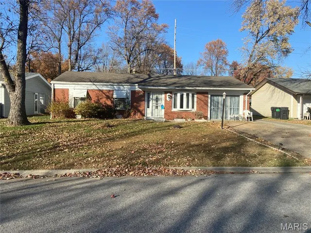 $165,000 | 207 Primrose Lane, Fairview Heights, IL 62208