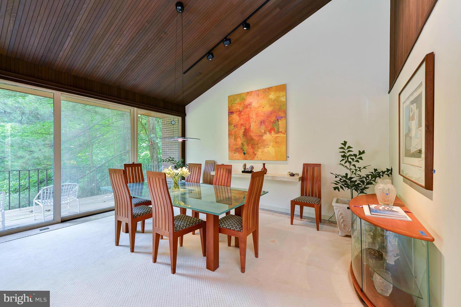7512 Fort Hunt Road Alexandria, VA 22307 - Photo 7 of 16 Dining Room