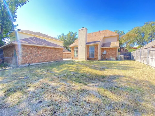 $2,495 | 4150 Briar Hill Drive, Grand Prairie, TX 75052