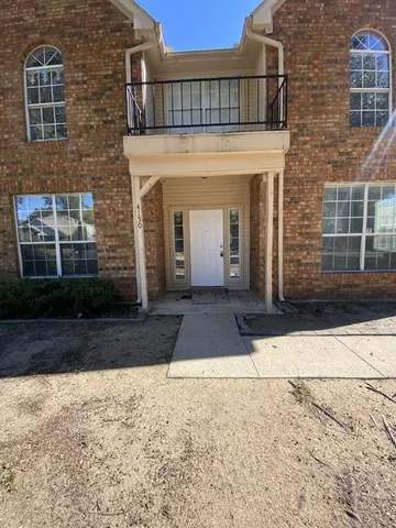 $2,495 | 4150 Briar Hill Drive, Grand Prairie, TX 75052