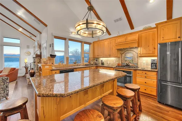 $1,325,000 | 27431 Alpen Drive, Lake Arrowhead, CA 92352